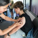 Bezpłatne szczepienia przeciw HPV dla nastolatków. Jak się zapisać?