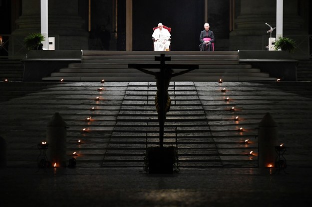 Bezprecedensowa Droga Krzyżowa w czasach pandemii /VATICAN MEDIA HANDOUT /PAP/EPA