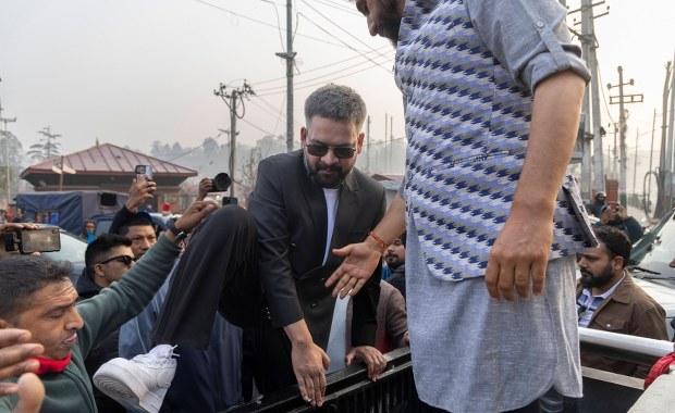 Bezprecedensowy przewrót polityczny. Raper deklasuje byłego premiera