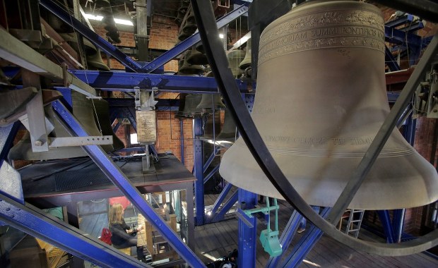 Bezsenna noc gdańszczan. Piorun zgotował im nocny koncert carillonu