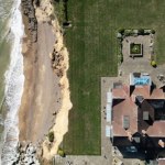 Bezwzględny morski żywioł: Emerytka może stracić dom na klifie