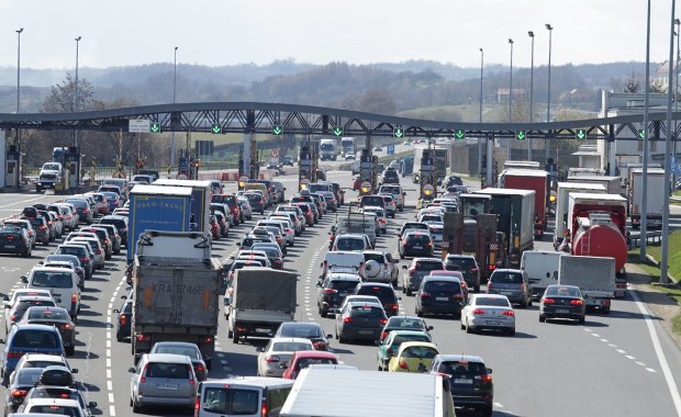 "Bezzasadne", "to nie autostrada, a droga publiczna". Podwyżki na A4 w ogniu krytyki