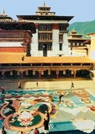 Bhutan, dziedziniec w Tashi-Chho-Dzong /Encyklopedia Internautica