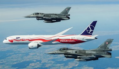 Biało-czerwone Boeingi LOT-u z okazji 100–lecia odzyskania niepodległości