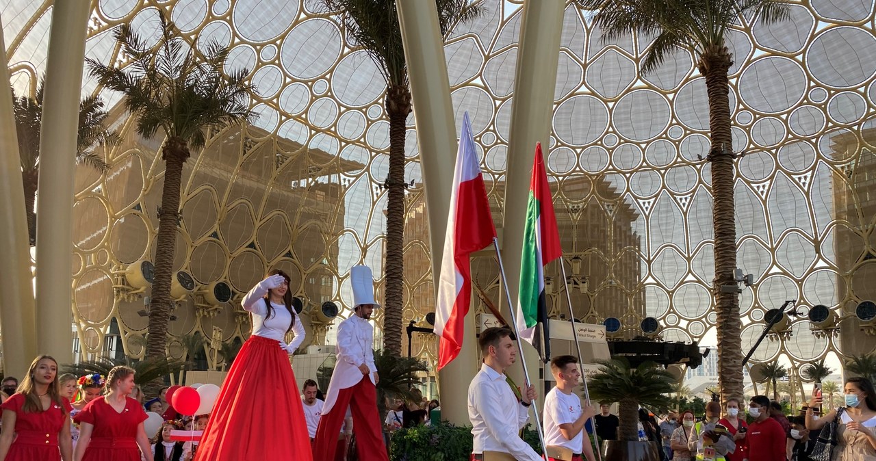 Biało-czerwony korowód w Dubaju. Polski Dzień na Expo