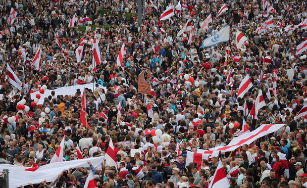 Białoruś: Śmiertelnie postrzelił w głowę protestującego, w procesie ma status pokrzywdzonego