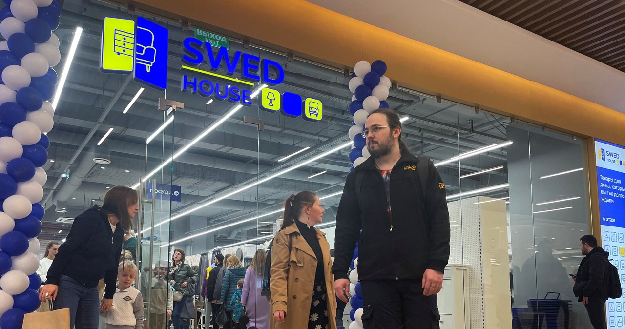 Białoruska kopia sklepów Ikea w Rosji. Szwedzi zwracają uwagę na błędne wykorzystywanie nazw produktów /ALEXANDER RESHETNIKOV / Reuters /Agencja FORUM