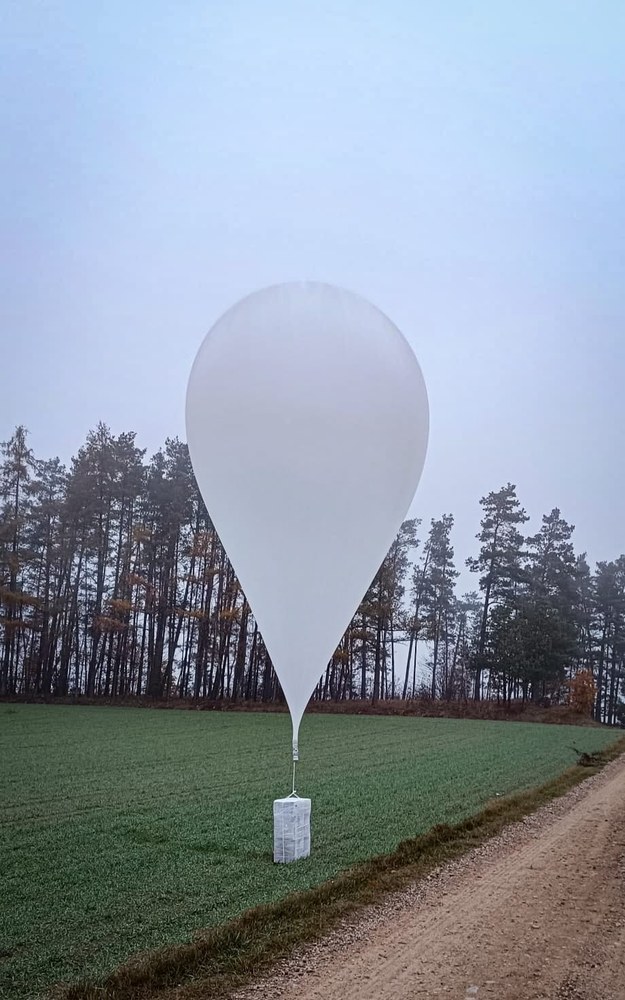 Białoruski balon przemytniczy znaleziony w powiecie sokólskim /KPP Sokółka /