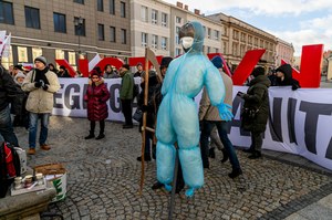 Białystok: Protest przeciw szczepieniom. "Wyrok" śmierci na prezydenta miasta