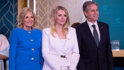 Bianka Zalewska otrzymała nagrodę z rąk Jill Biden