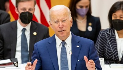 Biden: Putin chce zniszczyć ukraińską kulturę, eliminuje każdą szkołę i kościół