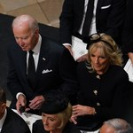 Biden siedział za Dudą na pogrzebie Elżbiety II. Dlaczego?