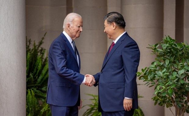 Biden spotkał się z Xi Jinpingiem. "Wznawiamy kontakty między wojskami"
