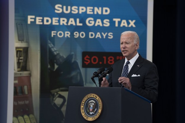Biden wezwał Kongres do zawieszenia federalnego podatku na paliwo /CHRIS KLEPONIS / POOL /PAP/EPA
