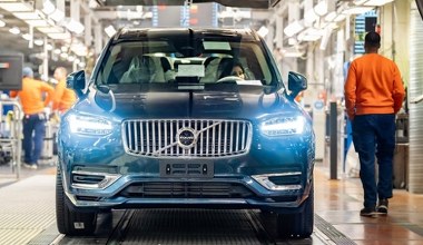 "Bieda wersja" wróciła do salonu. Zabrakło elektroniki do aut