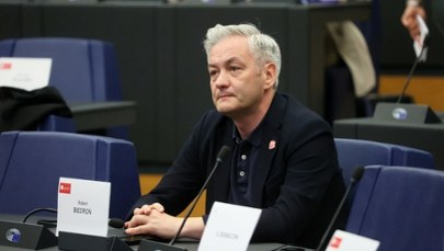 Biedroń do Sikorskiego po spotkaniu z talibami. "Polska de facto uznaje władze w Kabulu"