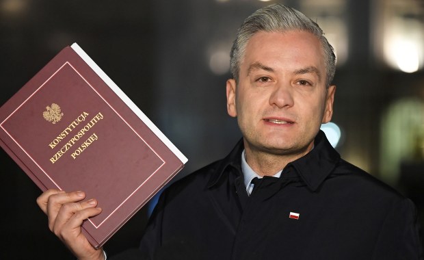 Biedroń o decyzji prezydenta: Konstytucja przegrała z legitymacją partyjną