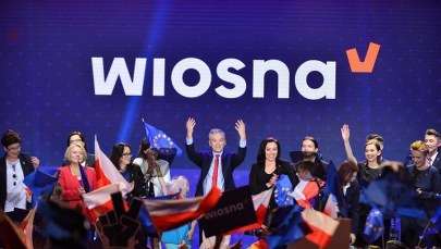 Biedroń prezentuje "jedynki" Wiosny. "Stać nas na europejską wizję, bo mamy odwagę"