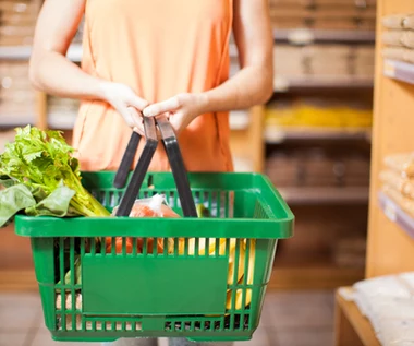 Biedronka, Dino, Żabka, Lidl i inne. Która sieć handlowa ma najwięcej sklepów?