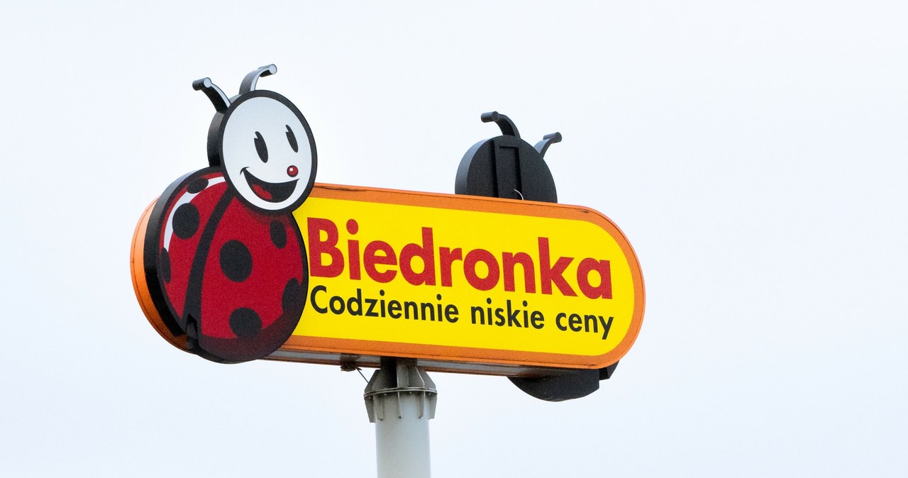 Biedronka oferuje popularne świeczki w niskich cenach! /Łukasz Gdak /East News