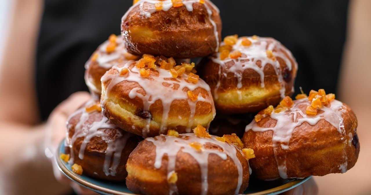 Biedronka oferuje w gratisie pączki! /adobestock /INTERIA.PL