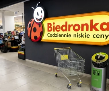 Biedronka ostrzega klientów. Takie zachowanie to kradzież