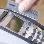 Biedronka rozpoczyna wdrażanie płatności kartami we wszystkich swoich sklepach