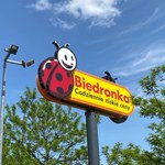 Biedronka rzuciła bób na półki. Na widok ceny klienci robią zdjęcia