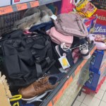 Biedronka sprzedaje kalosze Kubota za 59,90 zł. Na deszczowe dni jak znalazł