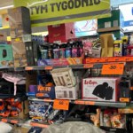 Biedronka stawia na znaną markę. Jesienno-zimowa kolekcja Lee Cooper już za 29,99 zł