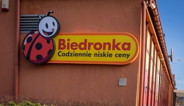 Biedronka szuka ponad 1100 kasjerów, tyle daje na start. Dużo?