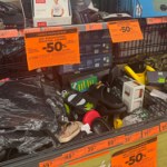 Biedronka zaskakuje znaną marką. Od jutra skórzane torebki i buty na półkach