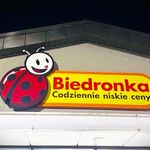 Biedronka zaskoczyła klientów. Oni po zapłacie słyszą specjalny komunikat