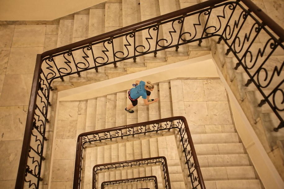 Bieg im. Stanisława Tyma o Puchar Prezydenta m. st. Warszawy na XXX piętro Pałacu Kultury i Nauki /Wojciech Olkusnik /PAP