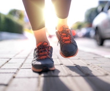 Biegacz - niszczyciel samochodów na ulicach Będzina 