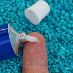 Biegnij do apteki i kup tę maść za 9 zł. Zmarszczki zostaną rozprasowane