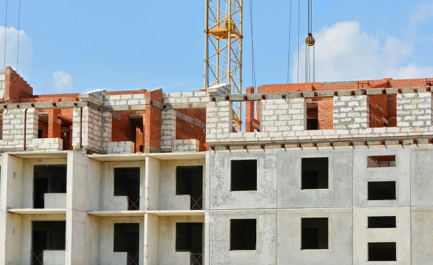 Bielsko-Biała: Nie żyje robotnik przysypany ziemią na budowie