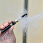 ​"Bierni palacze" e-papierosów przyjmują niewielkie dawki nikotyny