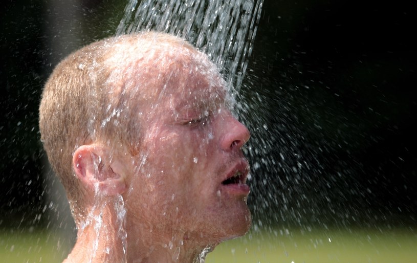 Bierz prysznic raz dziennie. Niekoniecznie na świeżym powietrzu /Getty Images/Flash Press Media