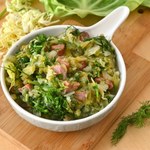 Bigos w wersji sezonowej. Młoda kapusta gra tu pierwsze skrzypce