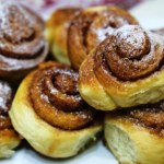 Biją na głowę tradycyjne cynamonki. Te drożdżówki podbiją twoją kuchnię