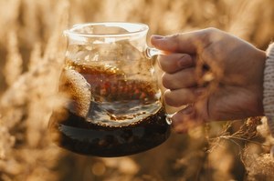 Bije na głowę siemię lniane, pomaga schudnąć i zbić wysoki cukier. Pij przed śniadaniem i kolacją