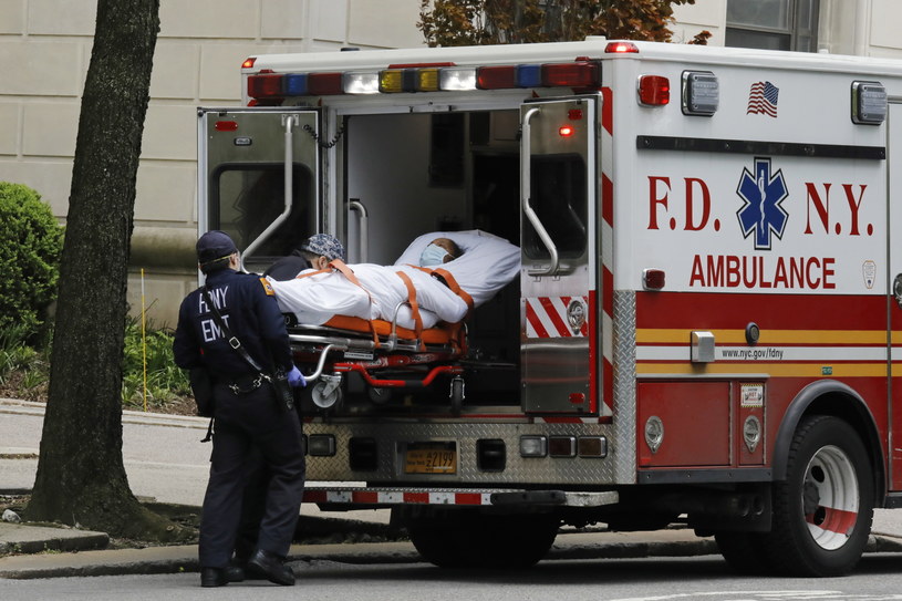 Bilans ofiar śmiertelnych epidemii w USA wynosi obecnie ponad 85 tysięcy zmarłych (zdjęcie ilustracyjne) /Peter Foley /PAP/EPA