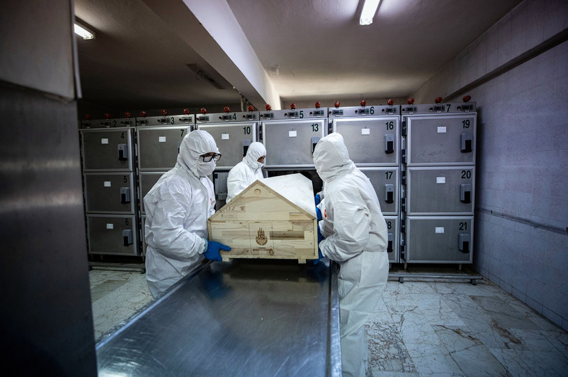 Bilans zmarłych od początku pandemii we Włoszech wynosi 149 512 /Sebnem Coskun/Anadolu Agency /Getty Images