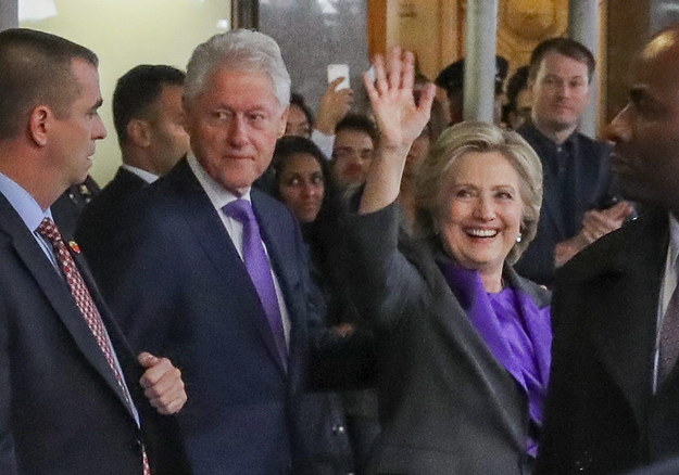 Bill Clinton i Hillary Clinton /ANDREW GOMBERT /PAP/EPA