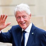 Bill Clinton wyszedł ze szpitala. "Terapię dokończy w domu"