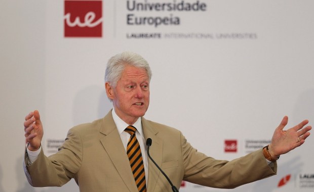 Bill Clinton zarabia krocie na wykładach