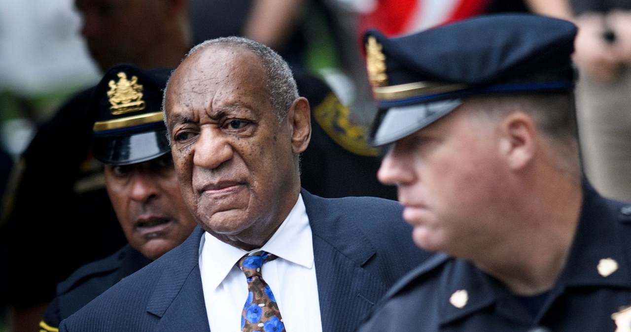 Bill Cosby wciąż ma kłopoty /Brendan Smialowski /AFP