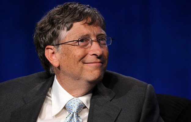 Bill Gates ma być z czego zadowolony - nadal pozostaje najbogatszym człowiekiem świata technologii /AFP