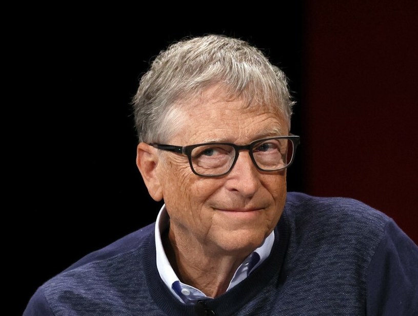 Bill Gates uważa, że dzięki sztucznej inteligencji nasz świat za 10 lat będzie zupełnie inny /East News